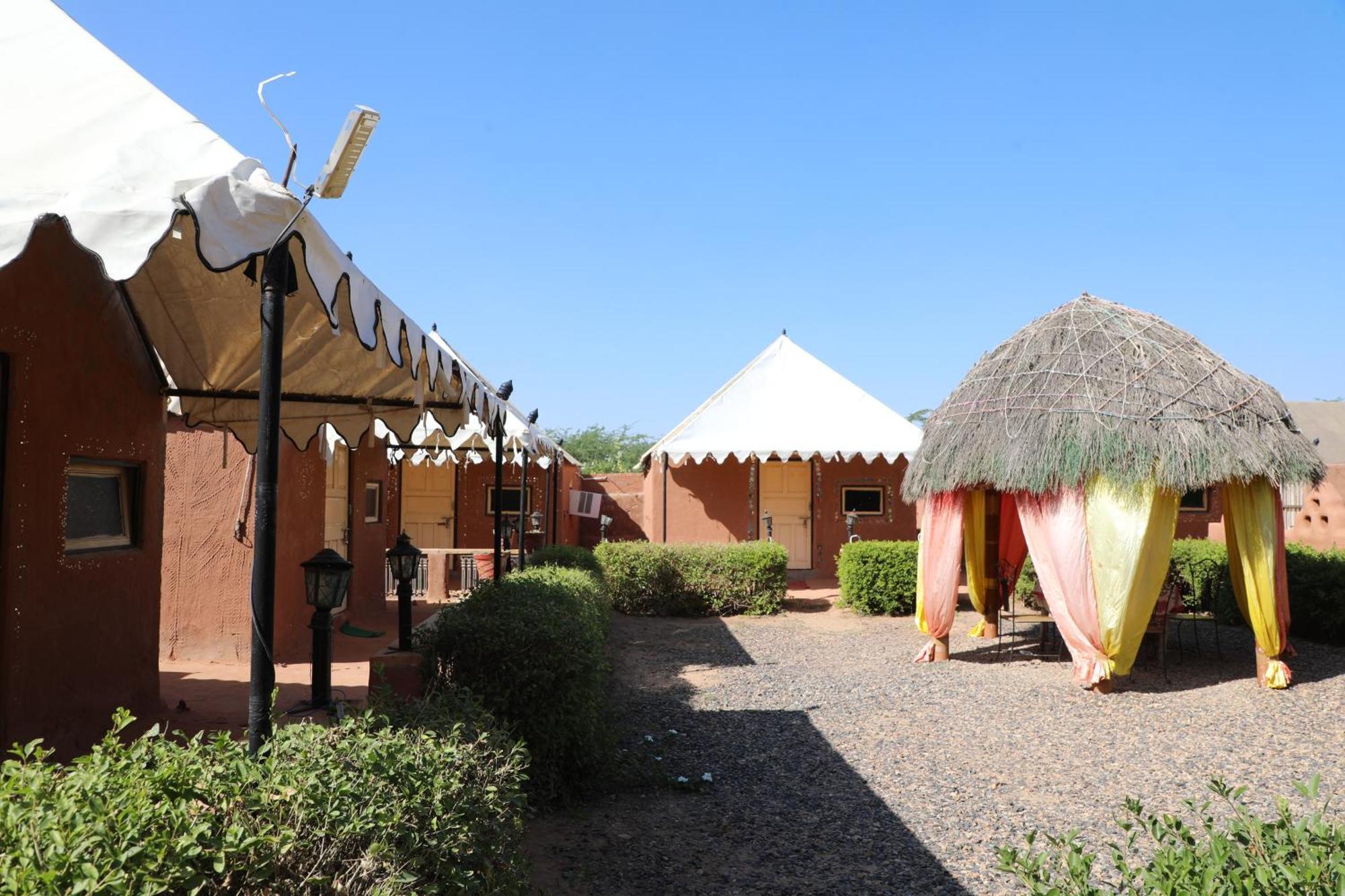 Khuri Resort Exterior photo